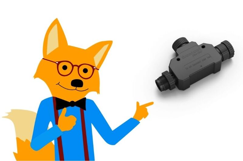 Man sieht das Philips Hue Outdoor T-Stück.